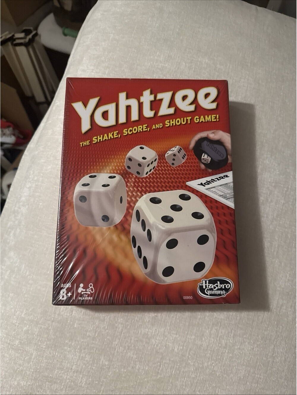 Hasbro Gaming Yahtzee Classic Dice Game Family Fun for Kids Adults Ages 8+